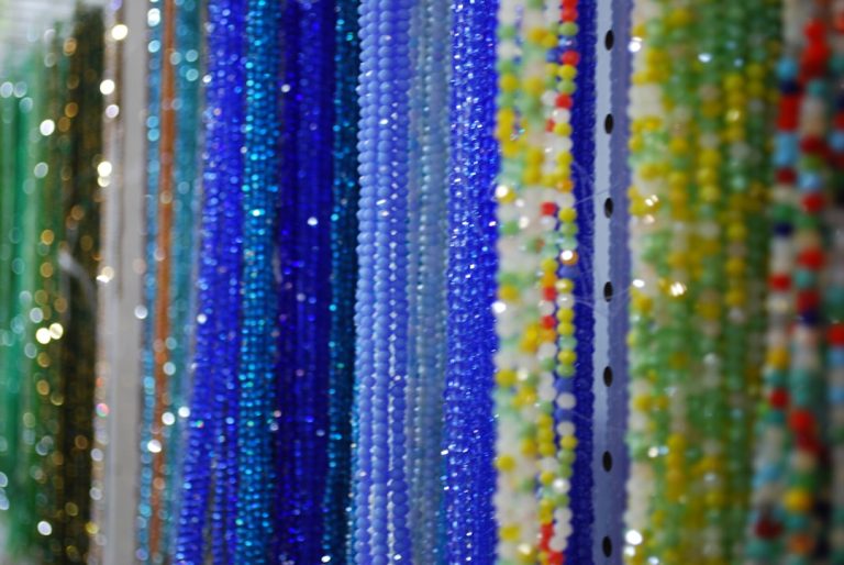 The Art of Upcycling: Transforming Everyday Items into Stunning DIY Crafts